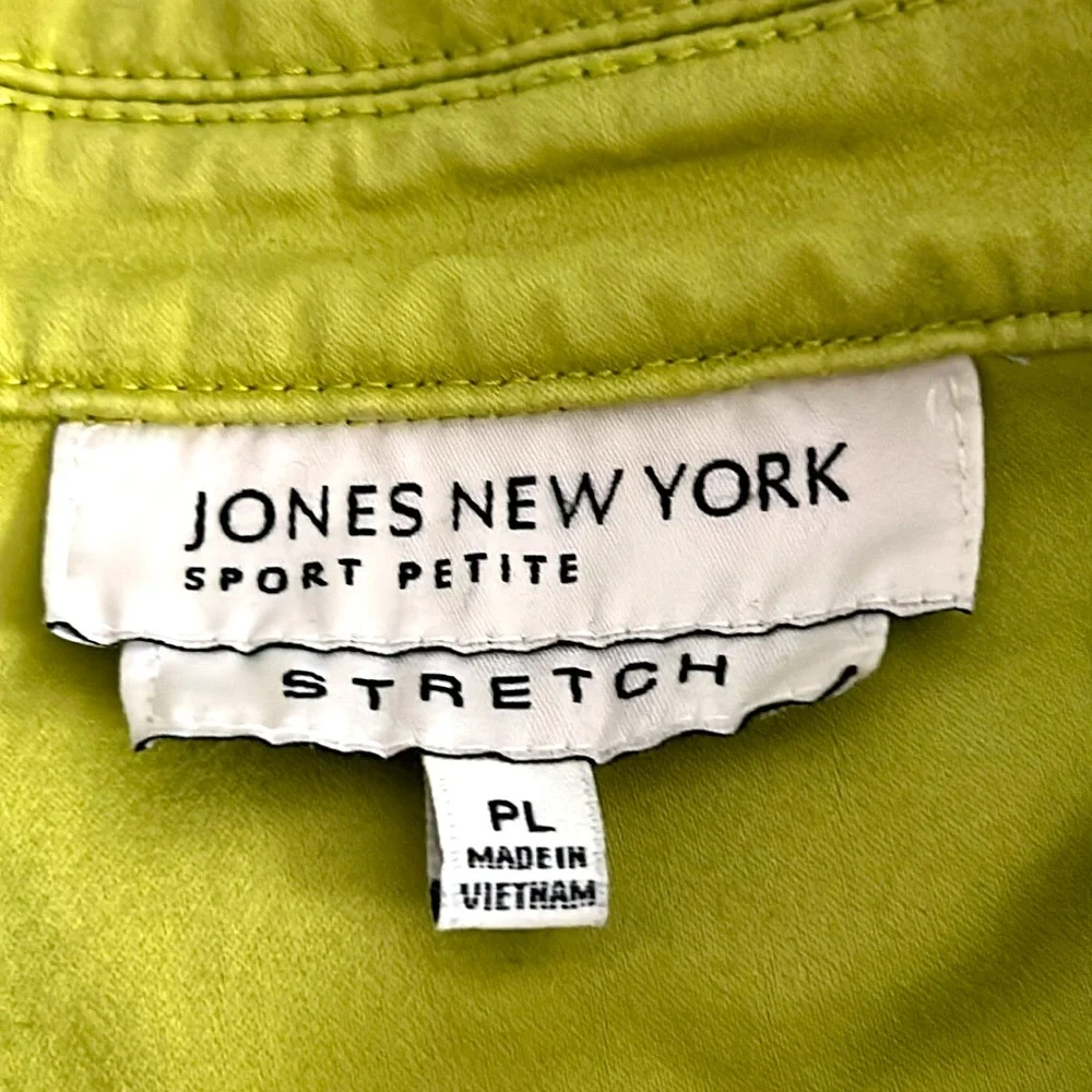 Jones New York Petite Green Button-Front Jacket | Pockets